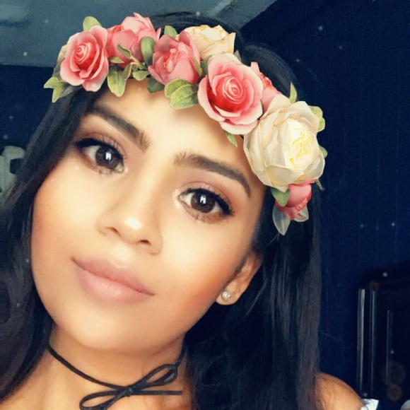 Meet your Posher, Gabriela - Picture 1 of 1